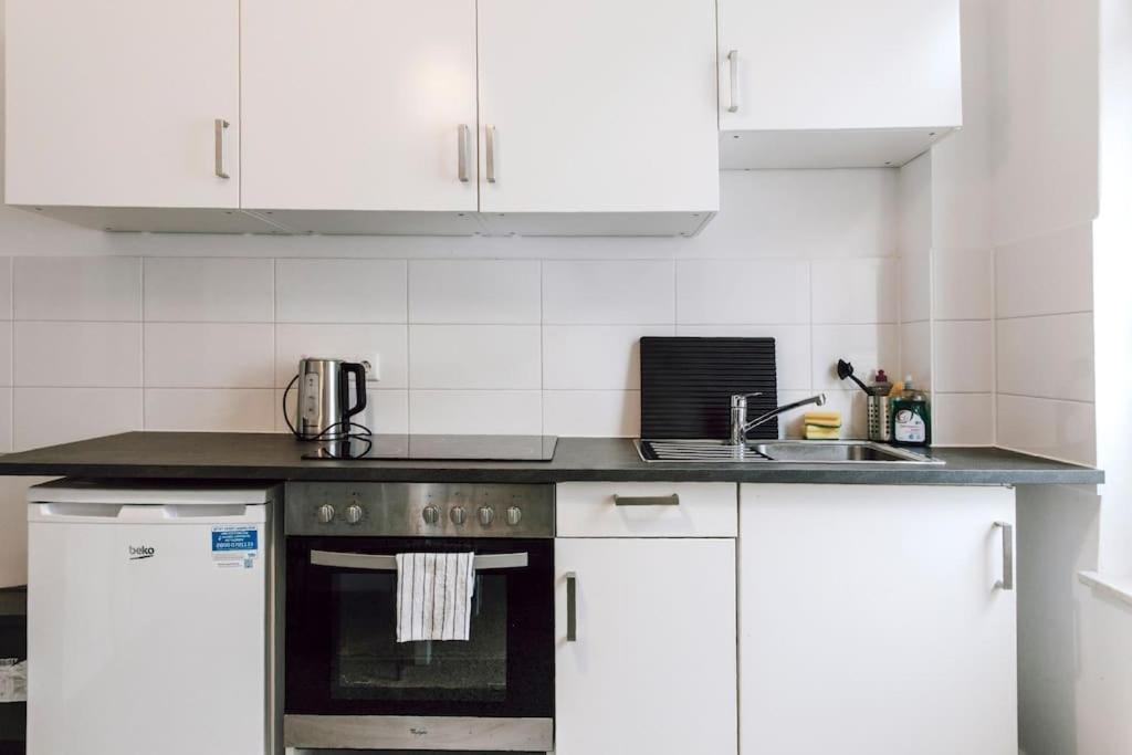 Zentral Und Frisch Eingerichtet: 2 Zi. 24H Checkin Apartment Kiel Exterior photo