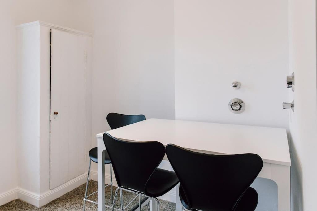 Zentral Und Frisch Eingerichtet: 2 Zi. 24H Checkin Apartment Kiel Exterior photo